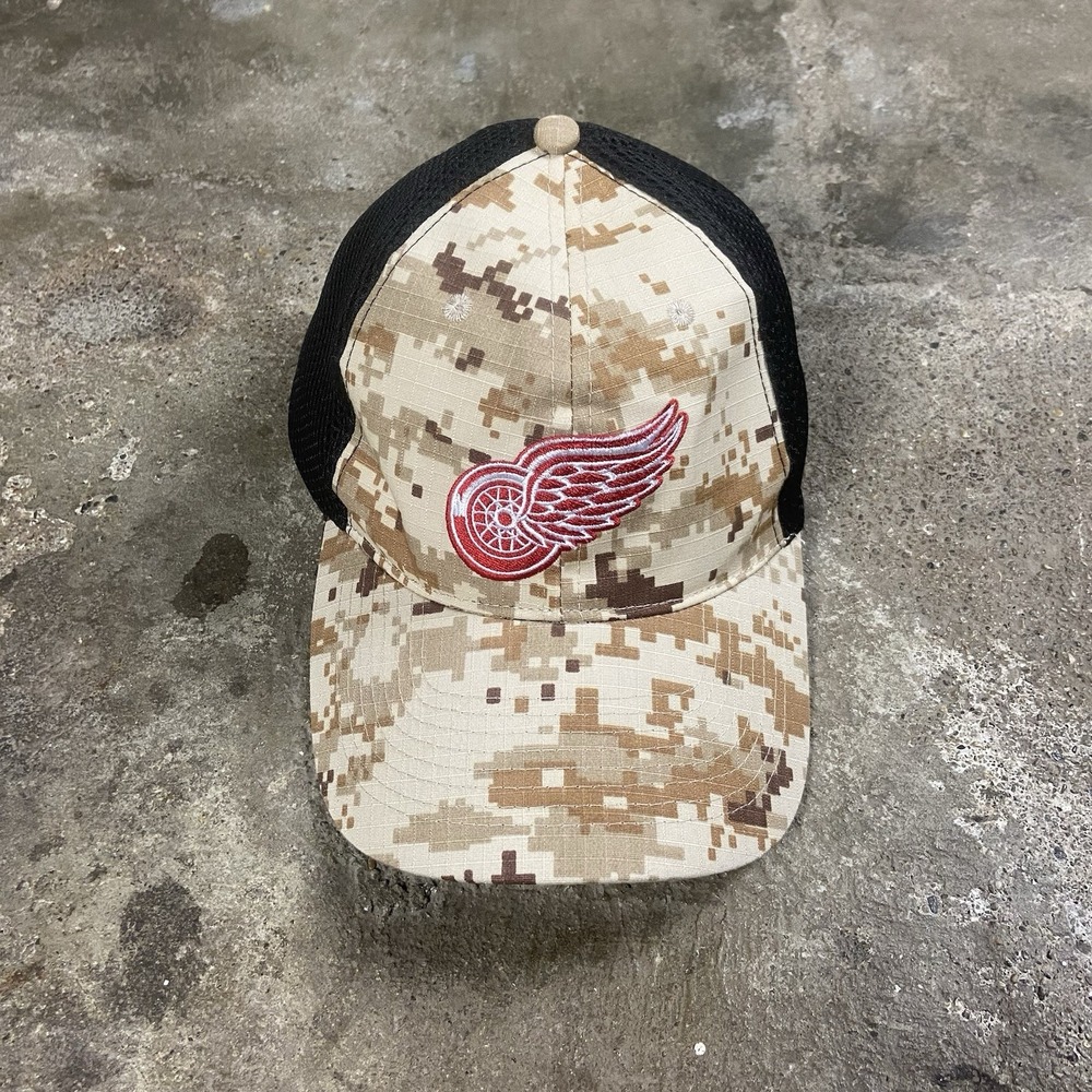 Detroit Red Wings Cap Snap Back Adjustable Digital Camouflage Mesh Back Hockey